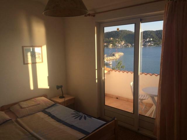 Apartman Supetarska Draga公寓 外观 照片