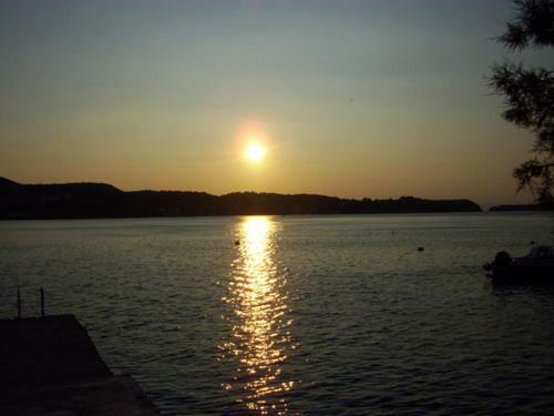 Apartman Supetarska Draga公寓 外观 照片